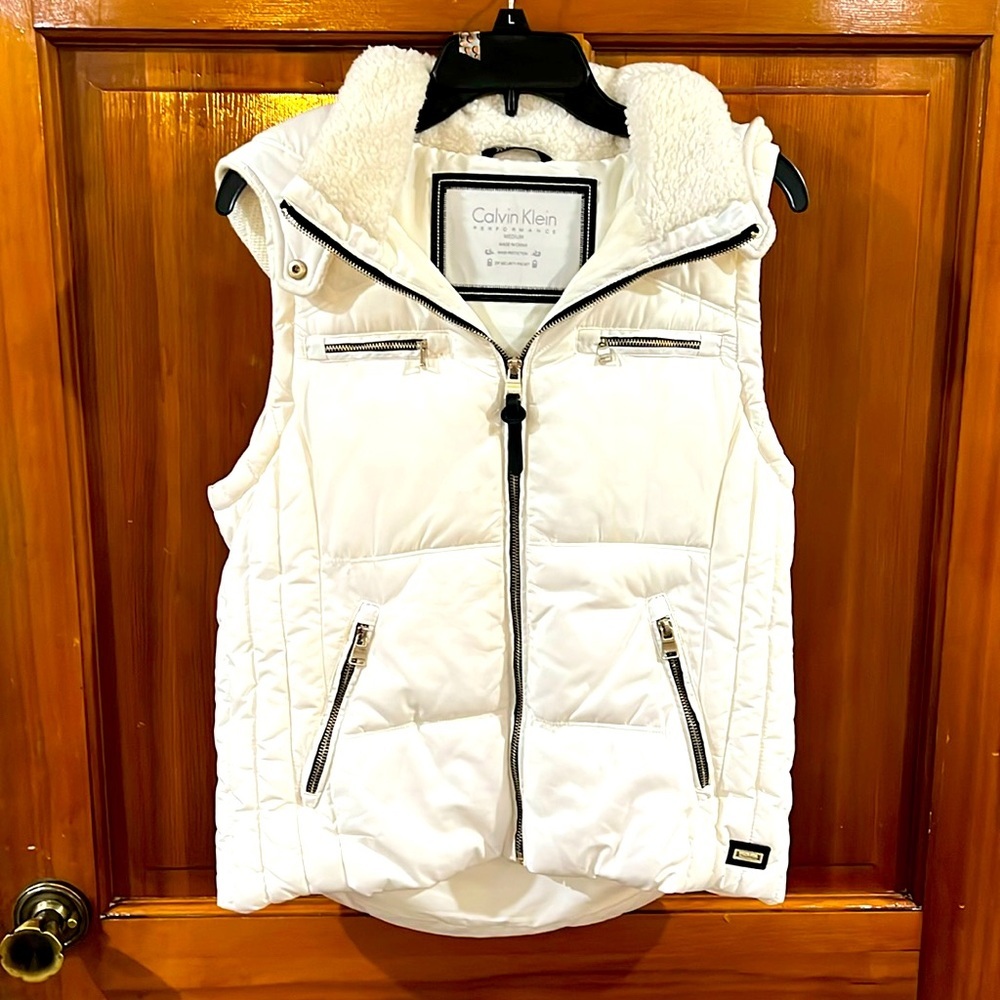 Women’s White Calvin Klein Performance Puffer Vest Hoodie Size Medium